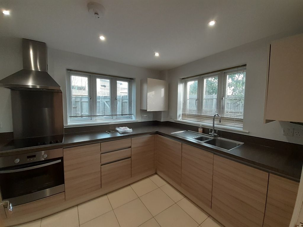 Property photo 2 of 12 4806031