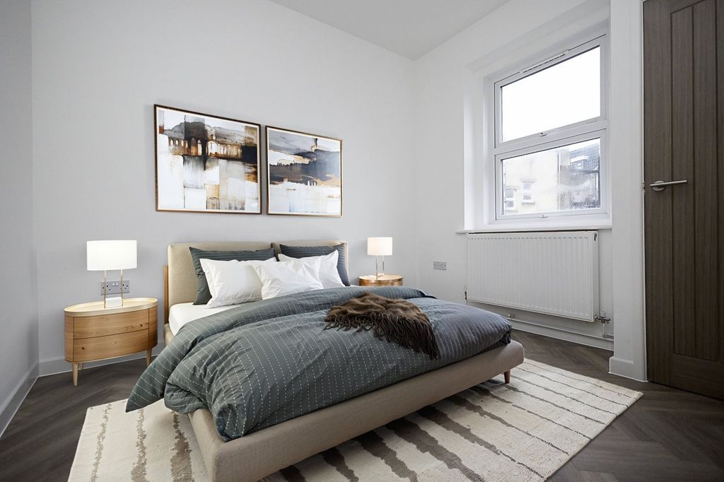 Property photo 2 of 9 19A Richmond Chambers-Bedroom