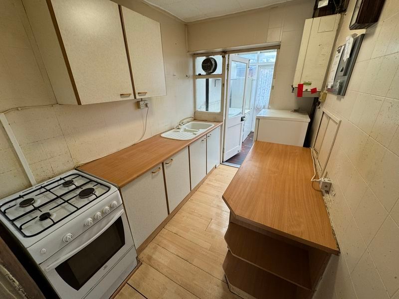 Property photo 2 of 11 Photo 8