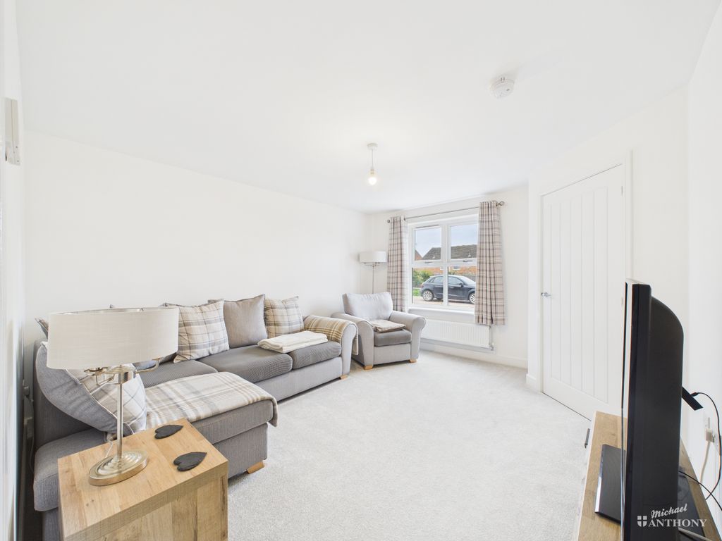 Property photo 3 of 16 Cam02773G0-Pr0369-Still015