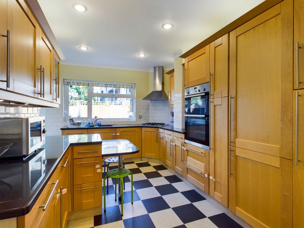 Property photo 2 of 17