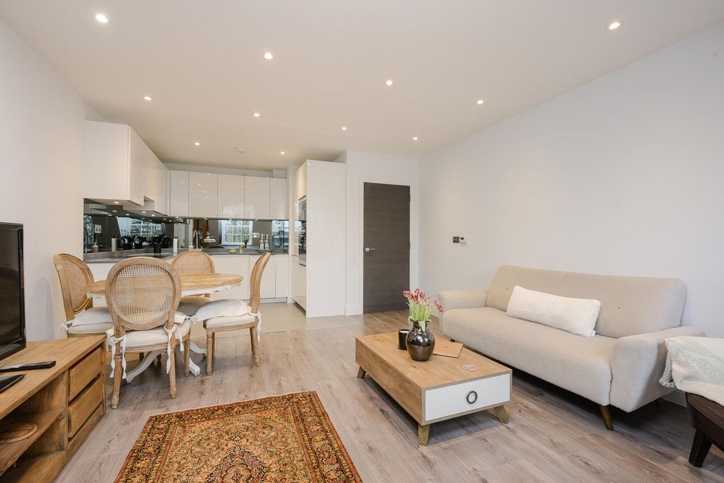 Property photo 1 of 12 Living Room