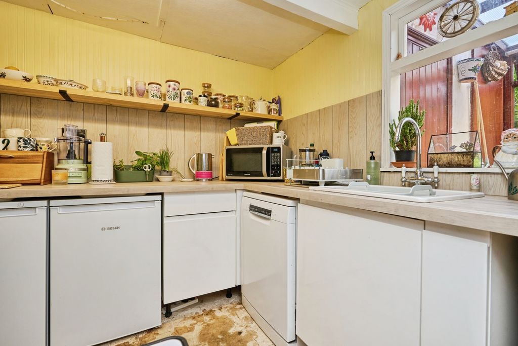 Property photo 3 of 40 Pbox-Img.Jpg