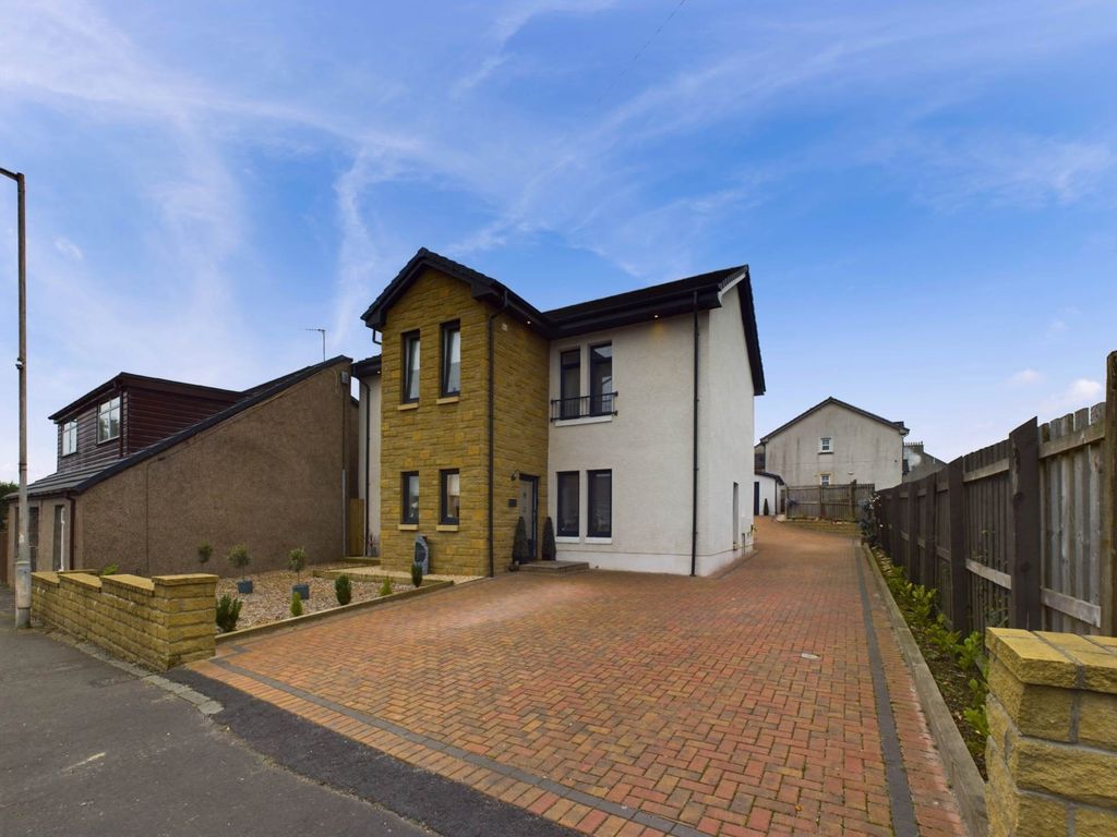 Property photo 1 of 32