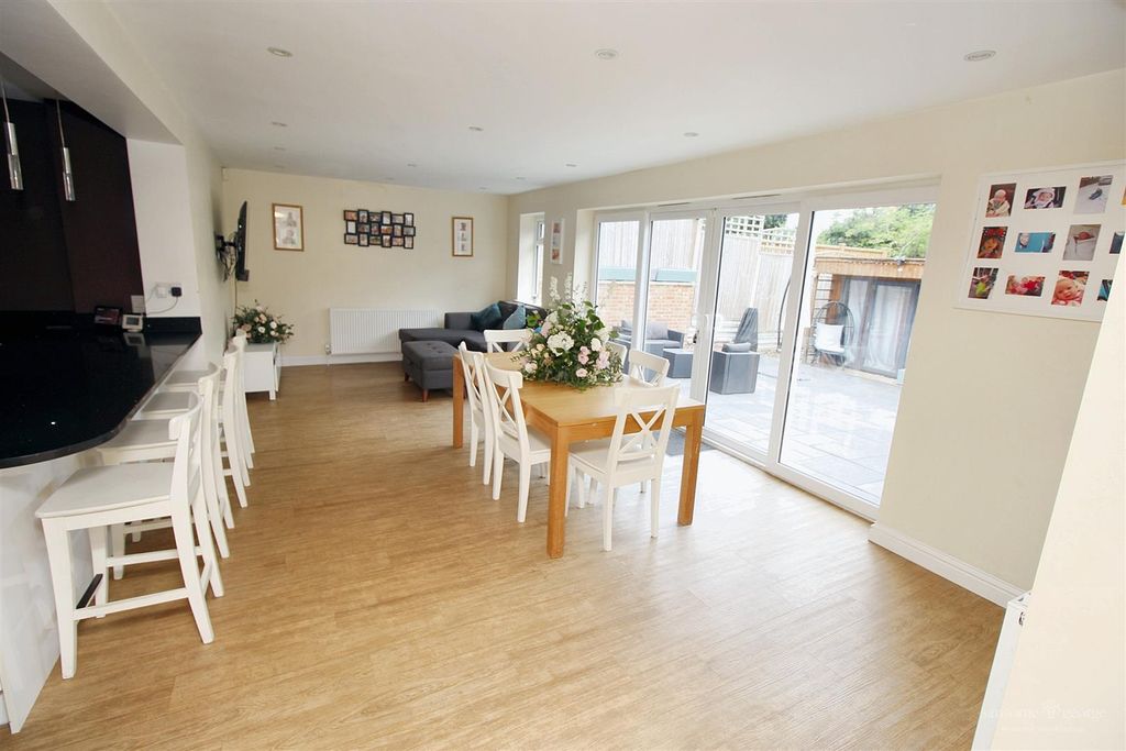 Property photo 3 of 22 Dining Room
