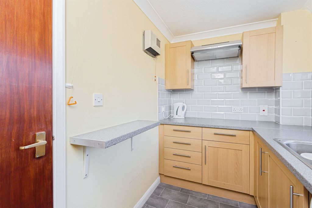 Property photo 3 of 17