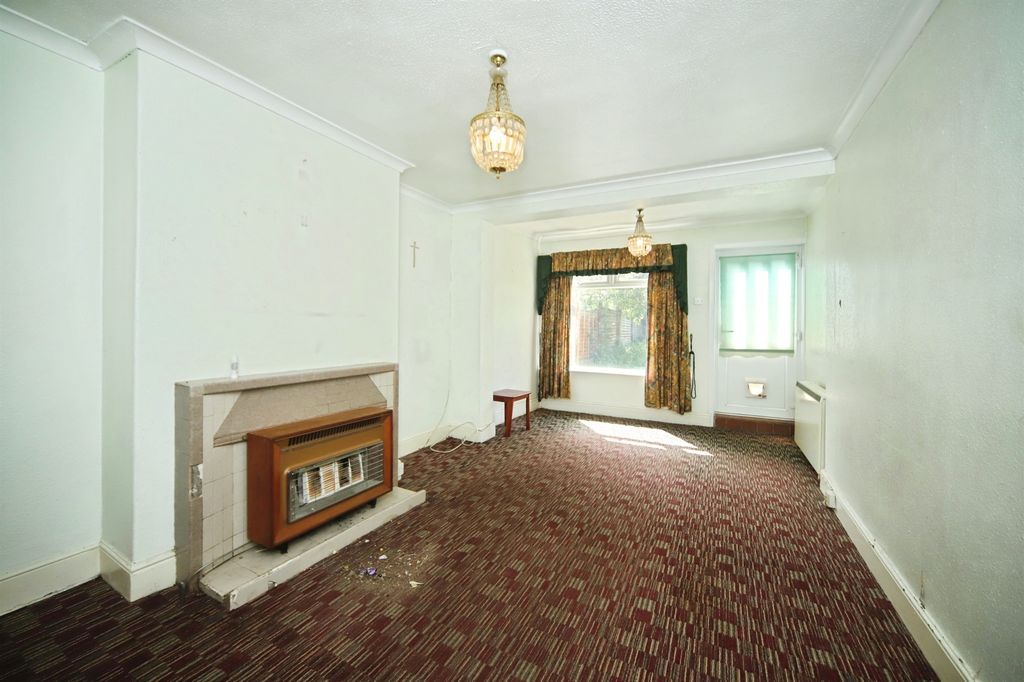 Property photo 2 of 13