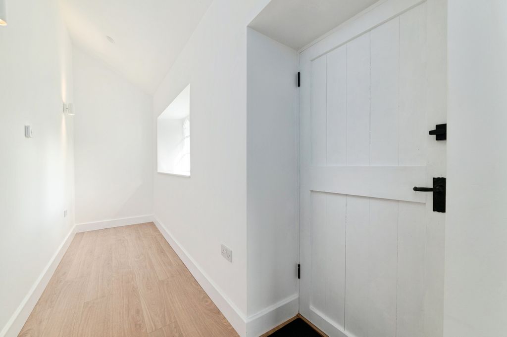Property photo 3 of 29 Pbox-Img.Jpg