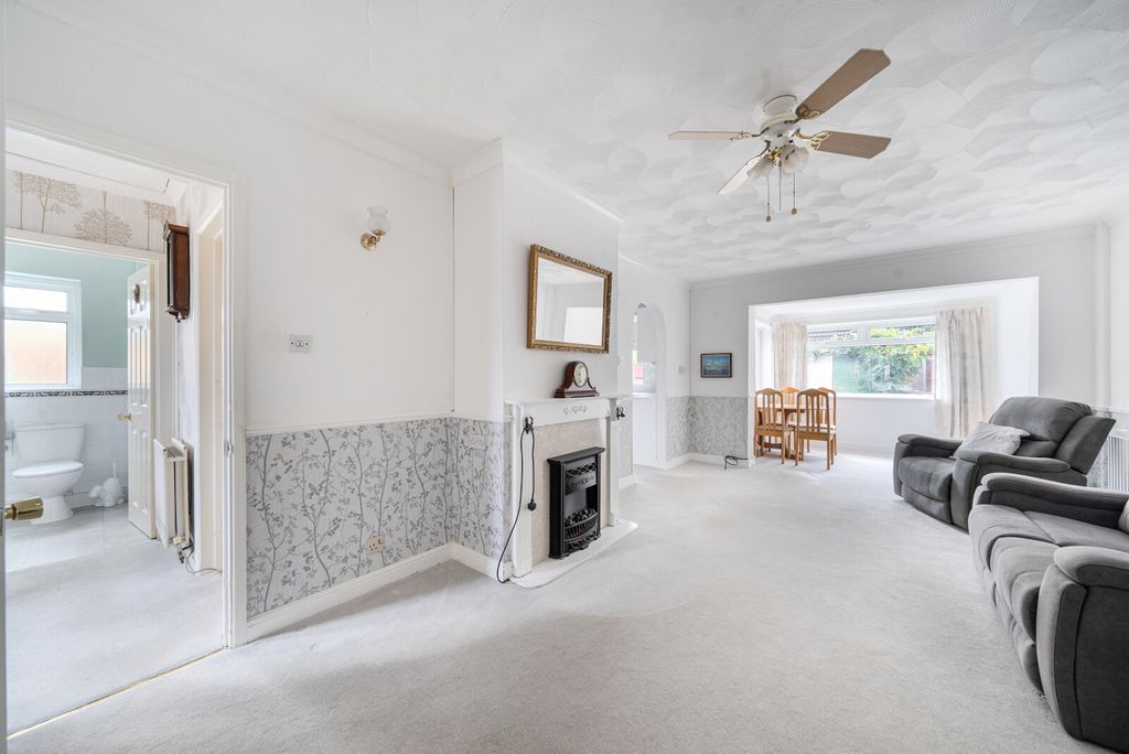 Property photo 2 of 17 1346522-9-68B846A...