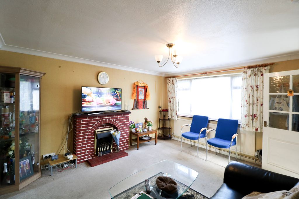 Property photo 3 of 12 Living Room1.2