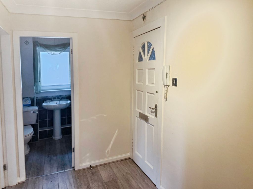 Property photo 3 of 11 Gallery