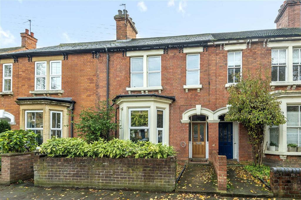 Property photo 2 of 13