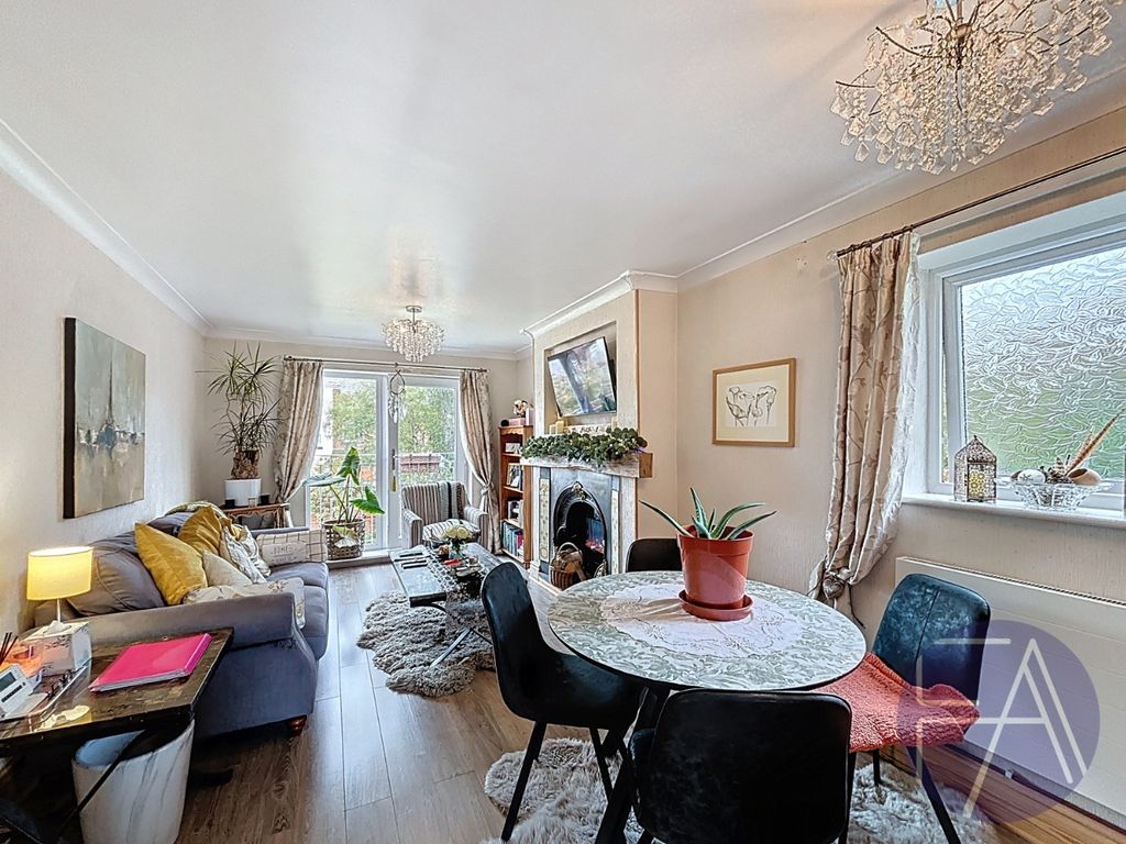 Property photo 3 of 18 4409305