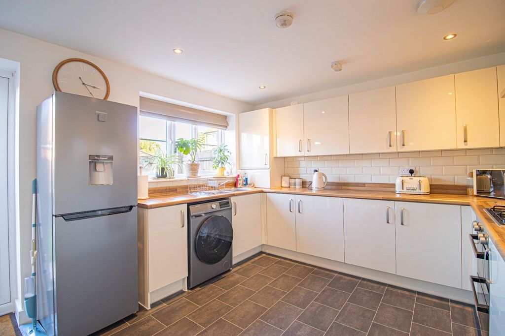 Property photo 2 of 26 5120143