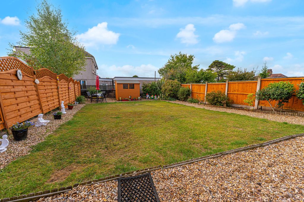 Property photo 2 of 47