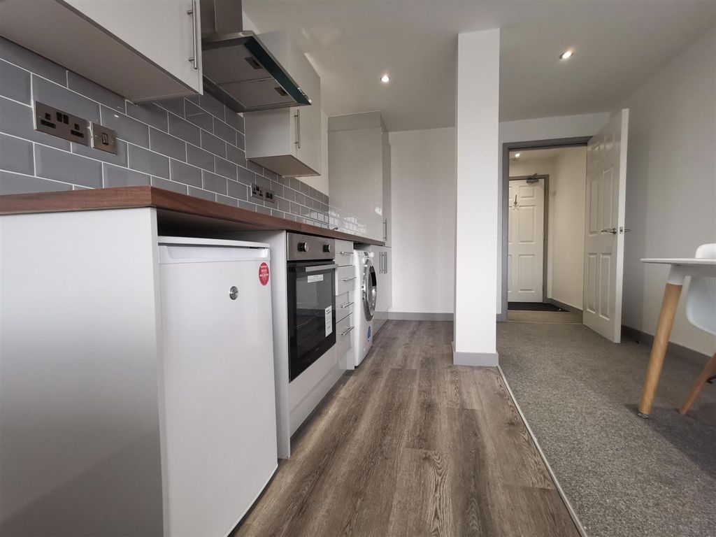 Property photo 3 of 5 21.Jpg