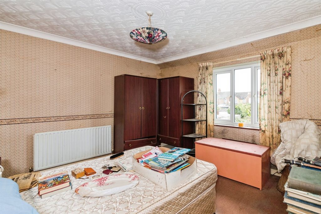 Property photo 3 of 12