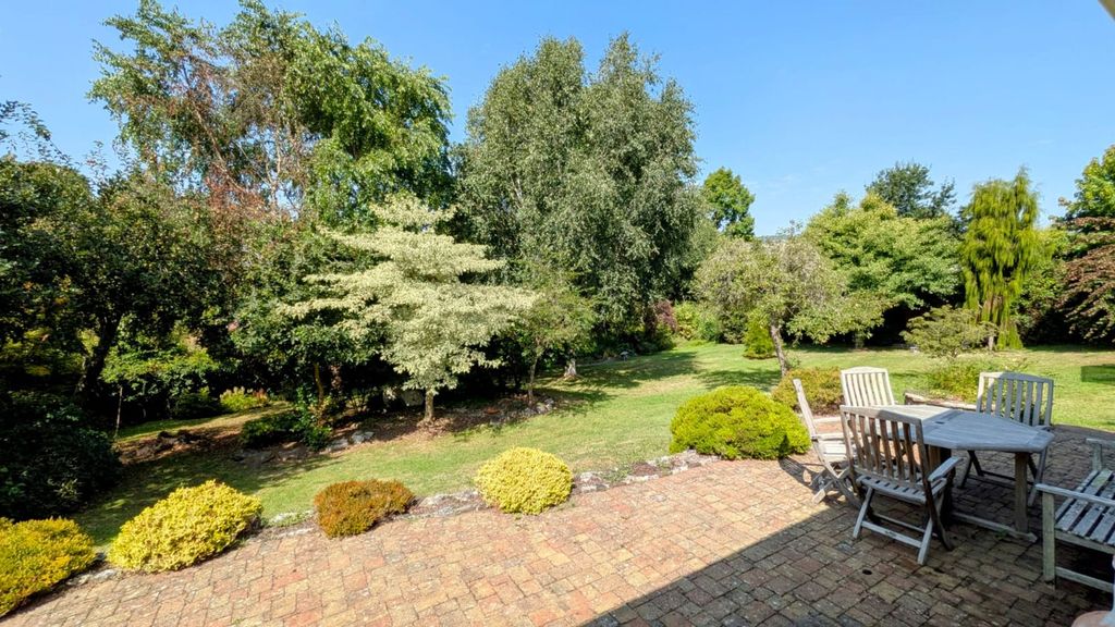 Property photo 2 of 23