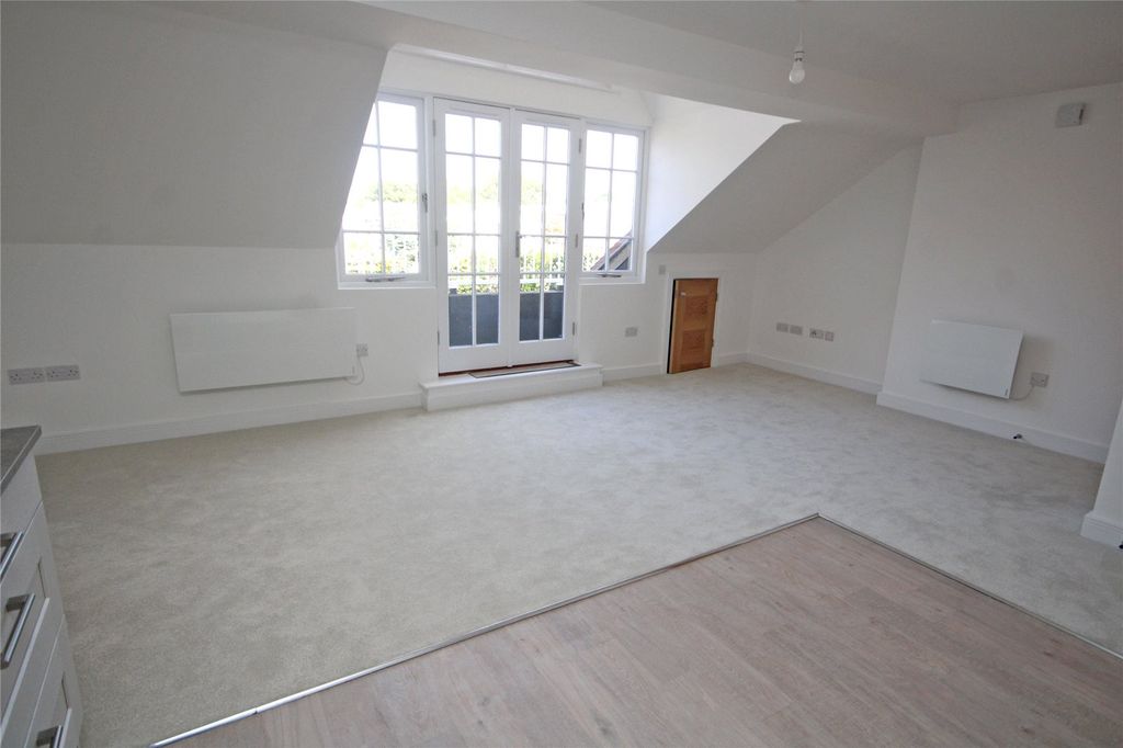 Property photo 2 of 10 Picture No. 03