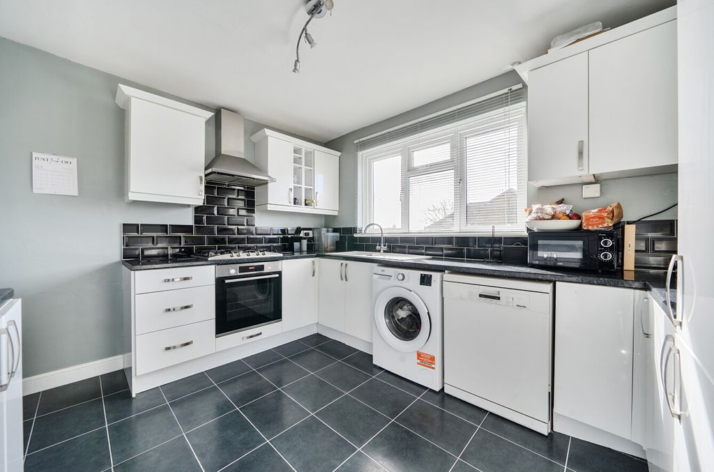 Property photo 3 of 17 1425935-10-69B140...