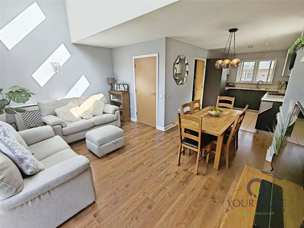 Property photo 3 of 14 Open Plan