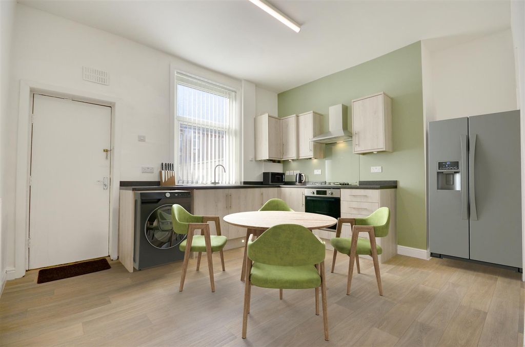 Property photo 2 of 13 Kitchen Staged