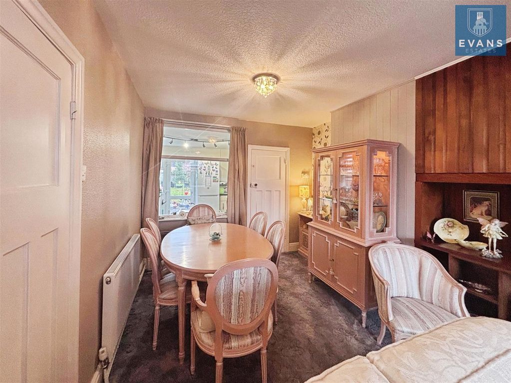 Property photo 3 of 20 Dining Room