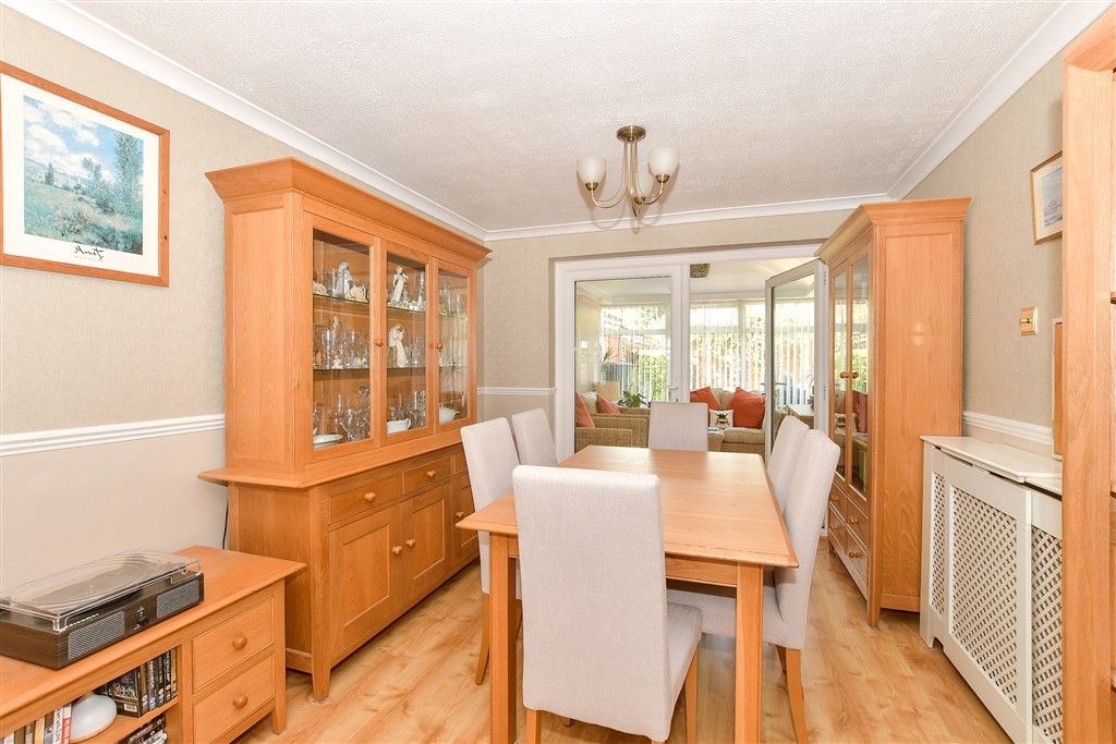 Property photo 3 of 16 Dining Area