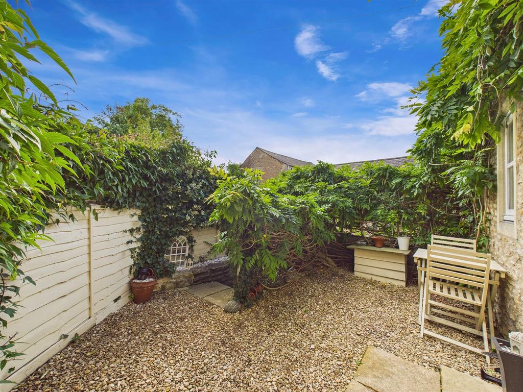 Property photo 3 of 11 Courtyard Garden