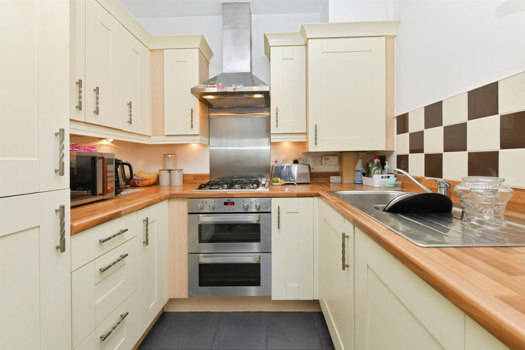 Property photo 3 of 17