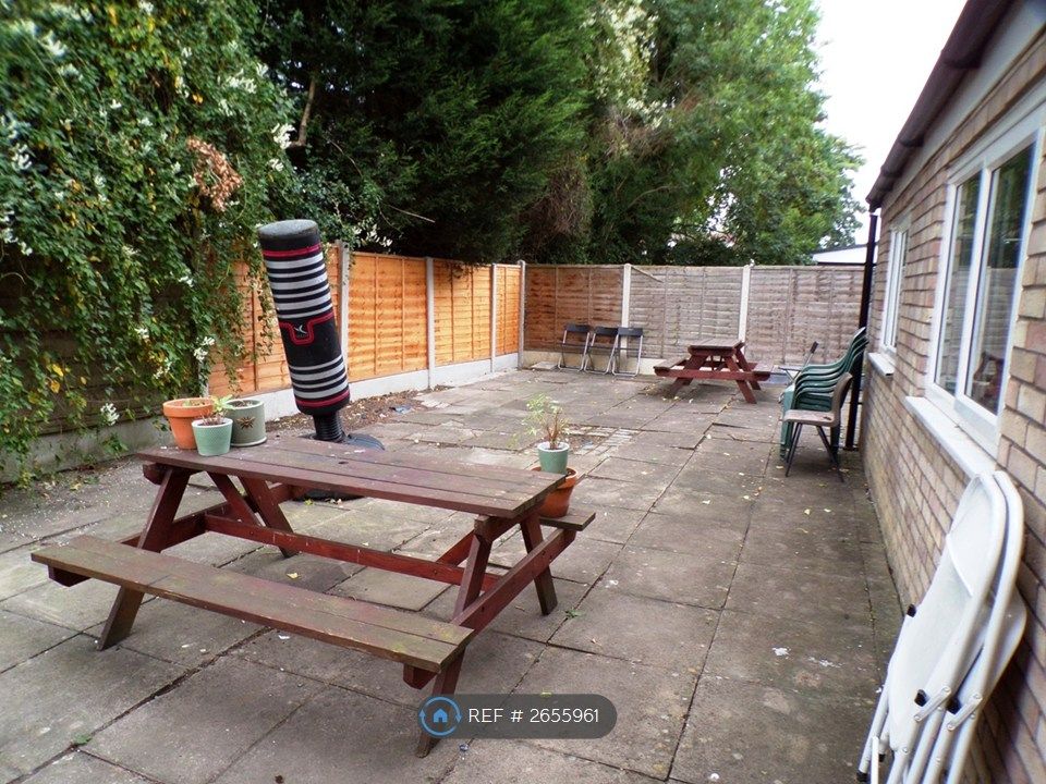 Property photo 2 of 20