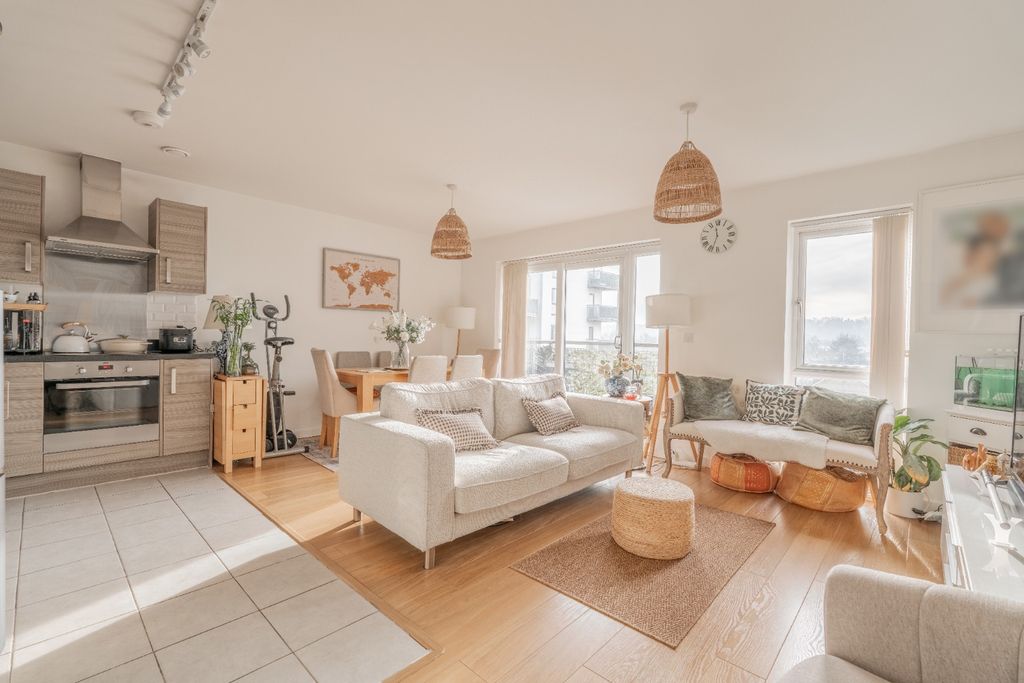 Property photo 2 of 13 4807433