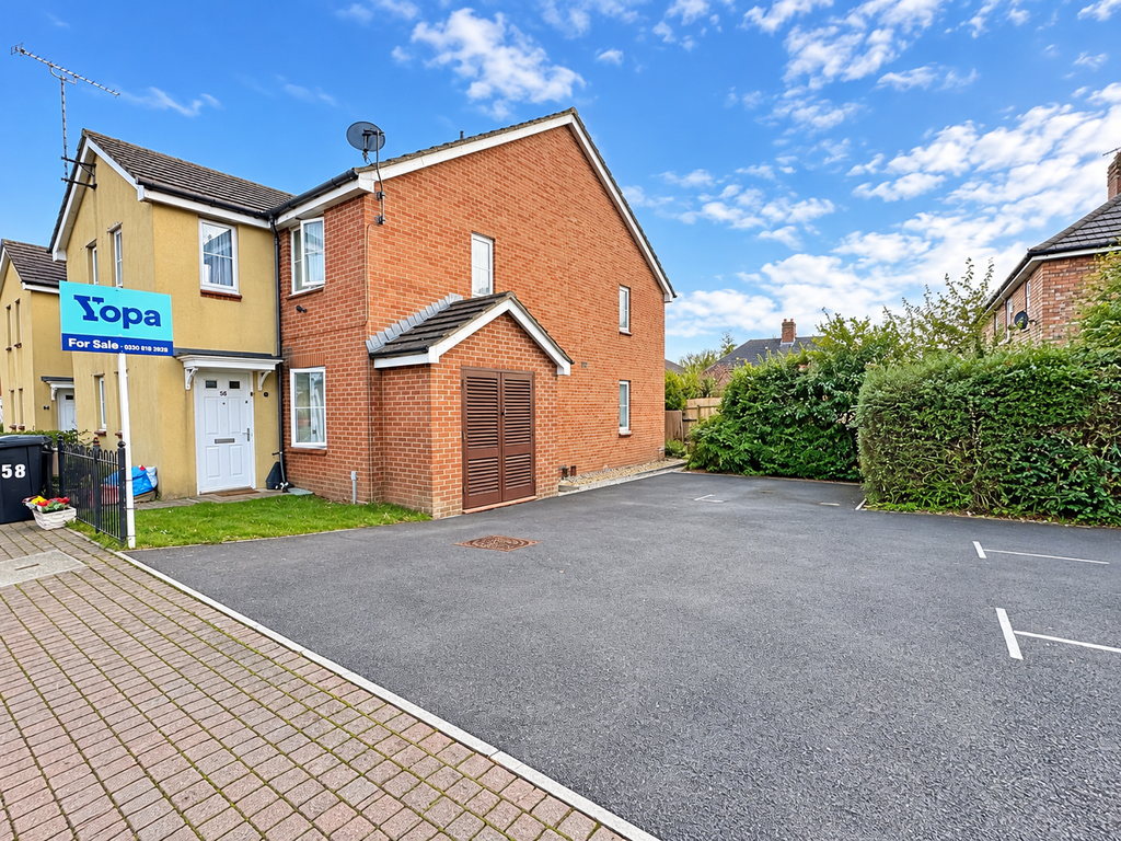 Property photo 2 of 12 2A89832E-725F-4F2D-Abda-104F3C095924