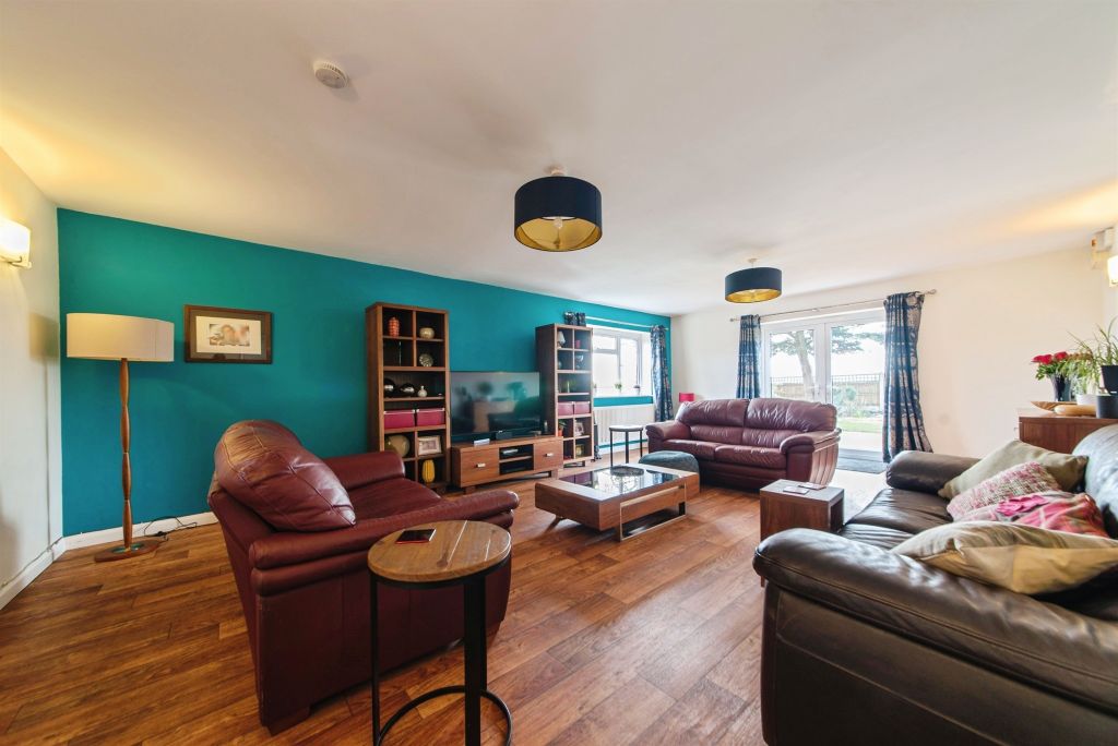 Property photo 3 of 28