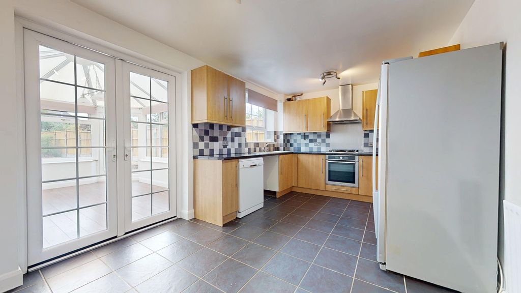 Property photo 2 of 21 4225954