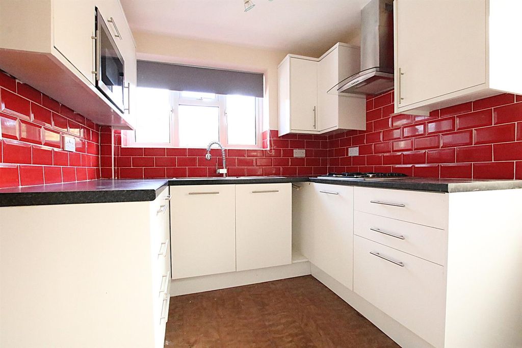 Property photo 3 of 12 Img_1729.Jpg