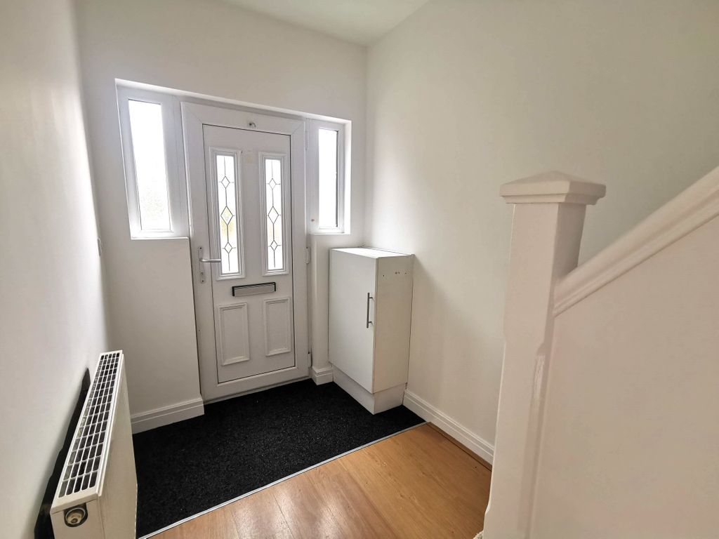 Property photo 3 of 16 Hallway