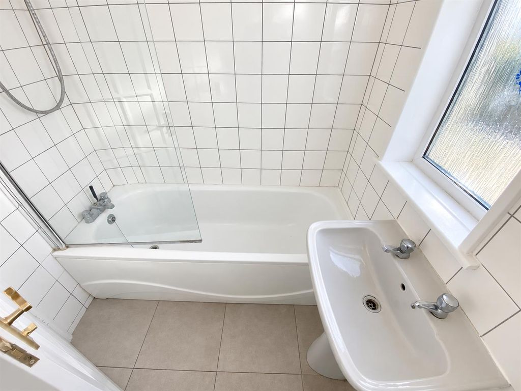 Property photo 2 of 8 E9631464-2916-4Ecc-8Ebd-A4cd06Aaa66F.Png
