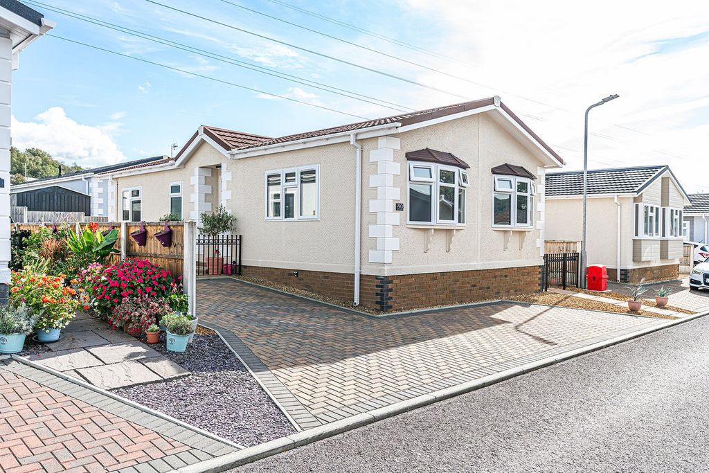 Property photo 1 of 27