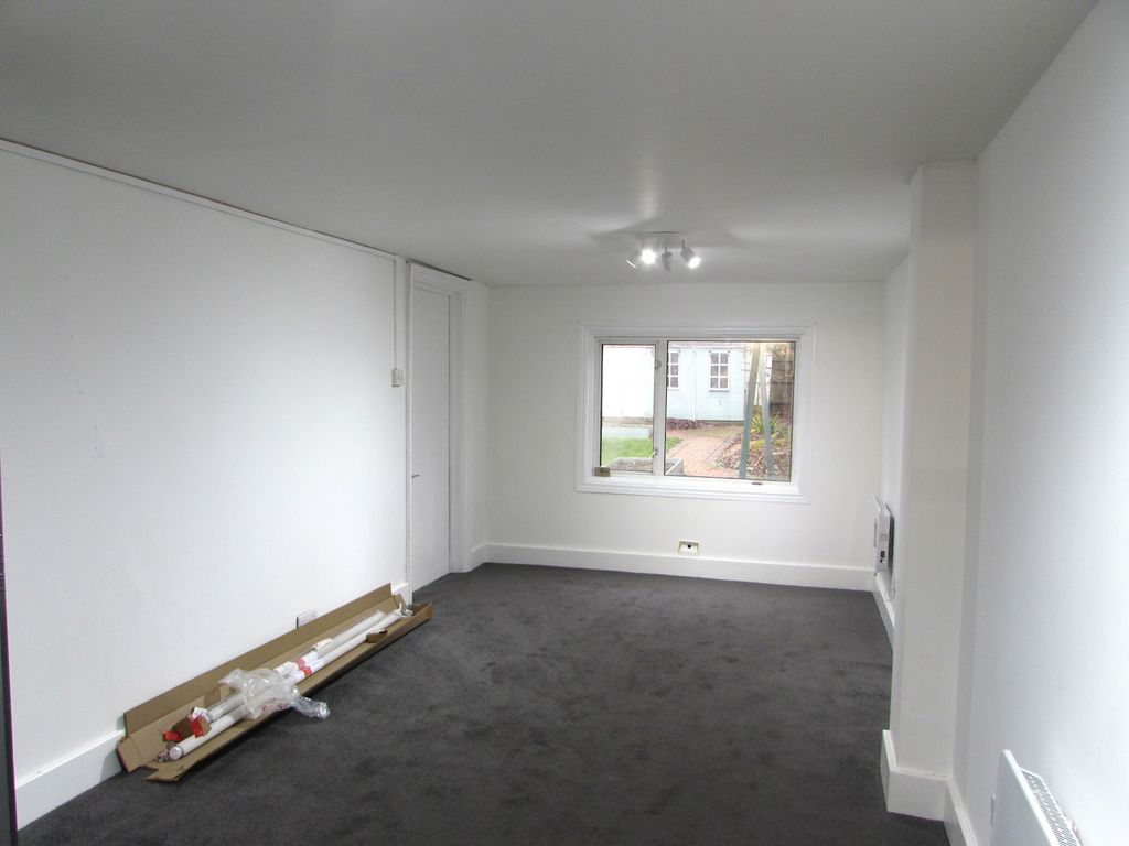 Property photo 3 of 5 Gallery