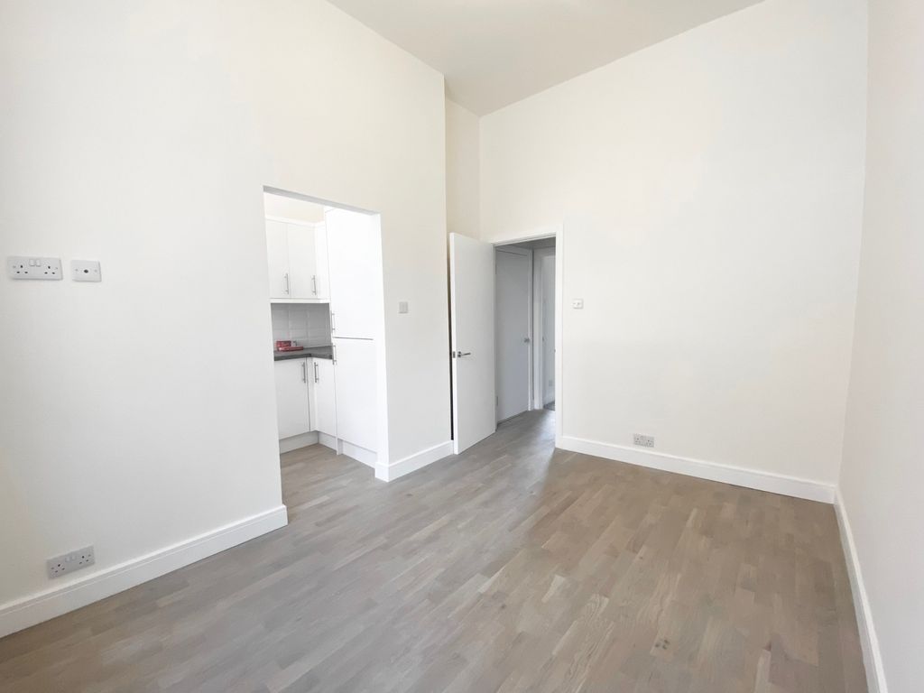 Property photo 2 of 10 Gallery