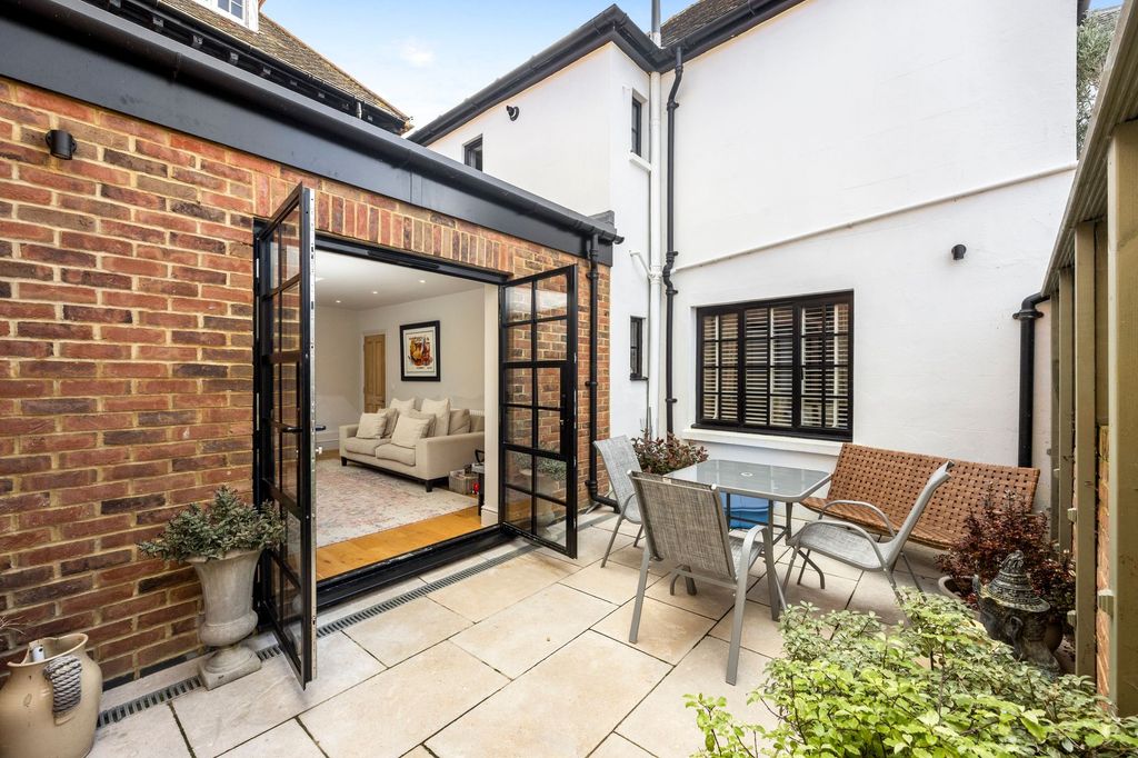 Additional image 4 of 3 bed flat for saleHigh Street, Steyning BN44