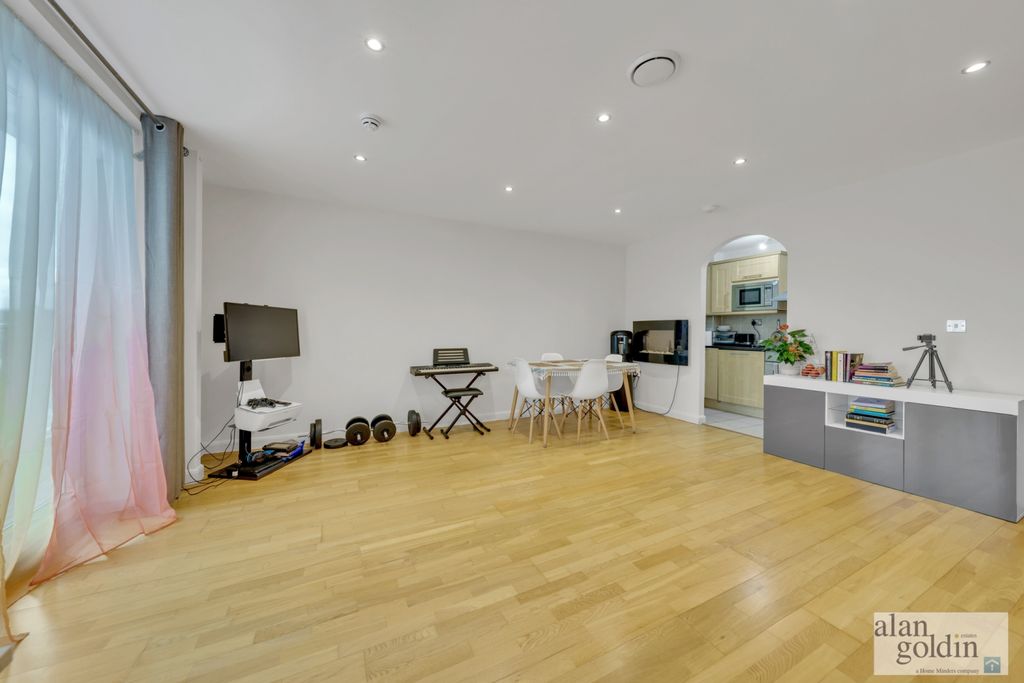 Property photo 3 of 10