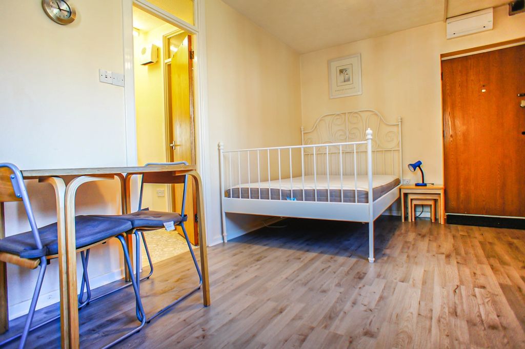 Property photo 3 of 10 2