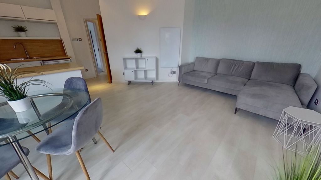 Property photo 2 of 9 York-Place-05242022092147.Jpg