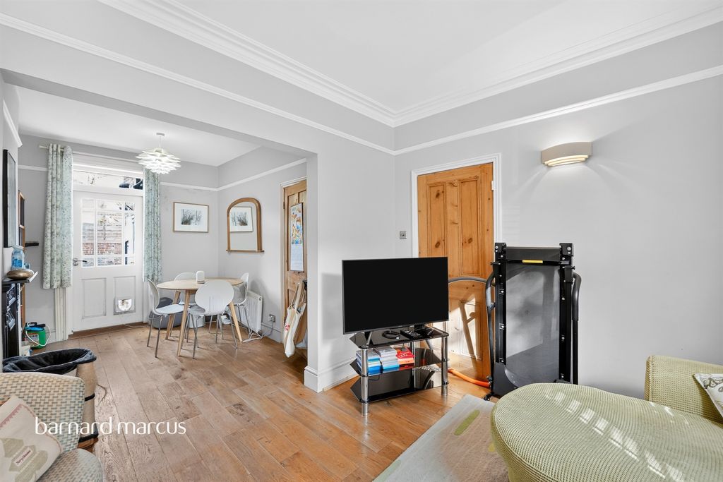 Property photo 3 of 16