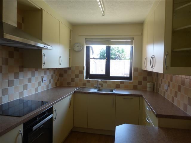 Property photo 3 of 6 Kitchen