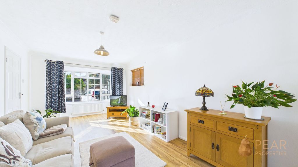 Property photo 2 of 11