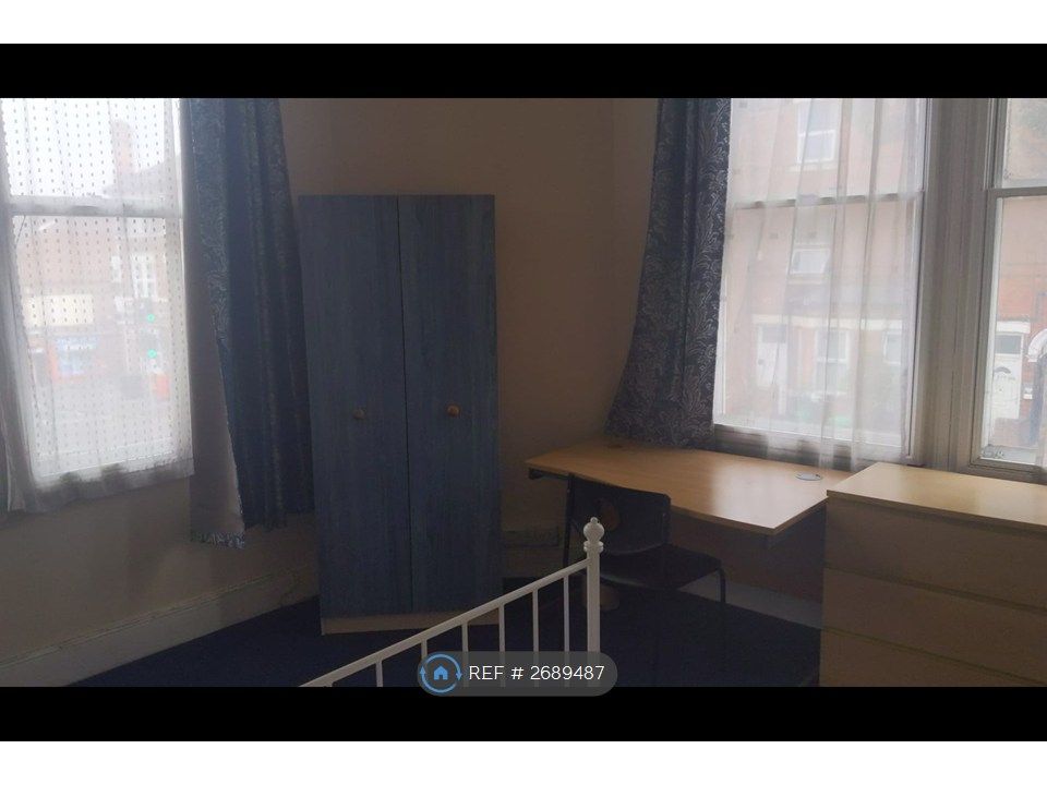 Property photo 2 of 5 Bedroom