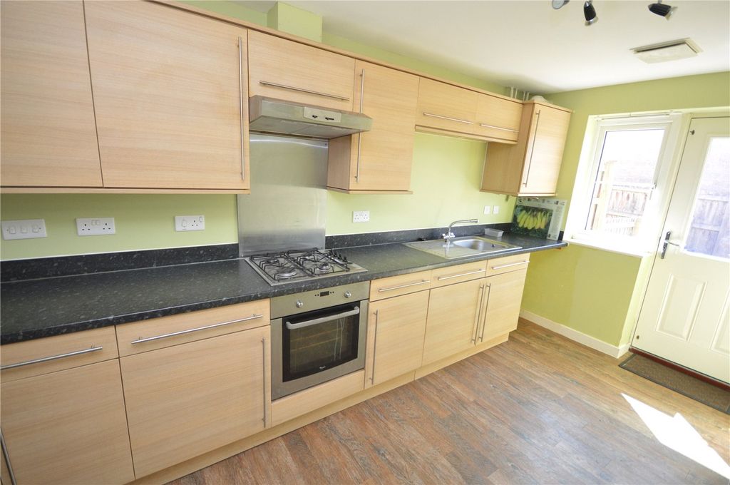 Property photo 3 of 13 Kitchen